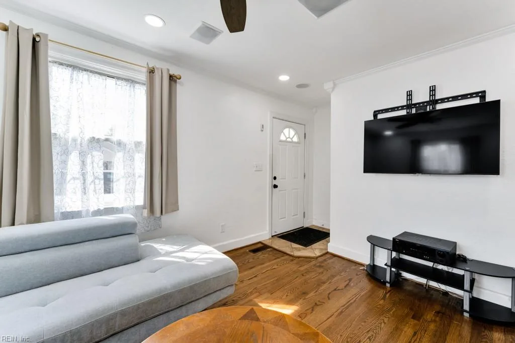 5240 Texas AVE, NORFOLK VA 23513 - Photo 3
