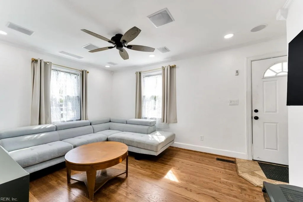 5240 Texas AVE, NORFOLK VA 23513 - Photo 4