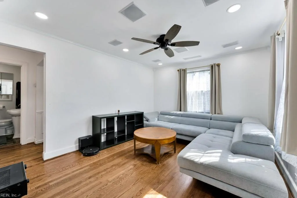 5240 Texas AVE, NORFOLK VA 23513 - Photo 5