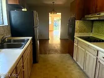 608 Edinburg AVE, CHESAPEAKE VA 23324 - Photo 4