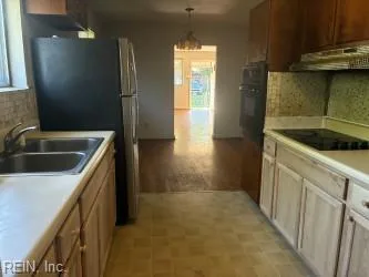608 Edinburg AVE, CHESAPEAKE VA 23324 - Photo 4