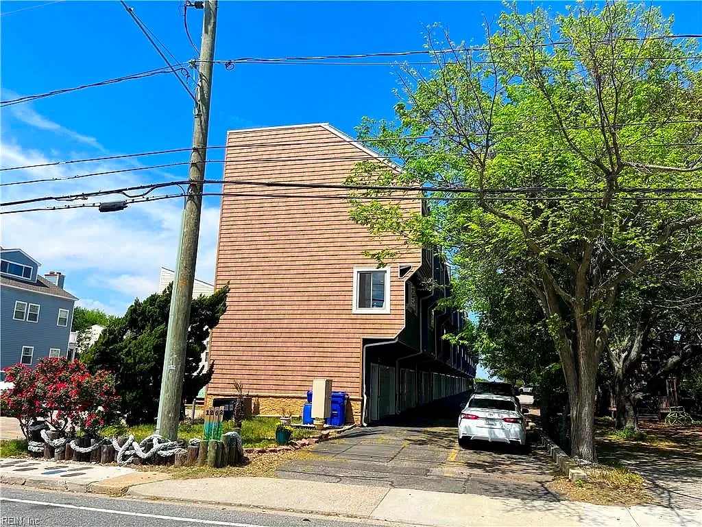 1262 W Ocean View AVE #1, NORFOLK VA 23503