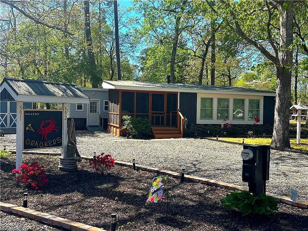 592 Pelican CT, Horntown — 1 bed Residential, 650 sqft