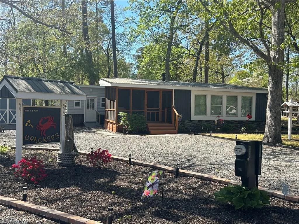 592 Pelican CT, HORNTOWN VA 23395 - Photo 2