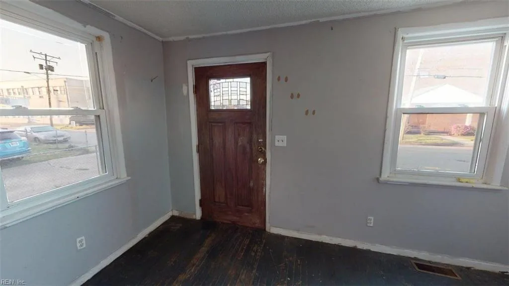 1128 Hugo ST, NORFOLK VA 23513 - Photo 3