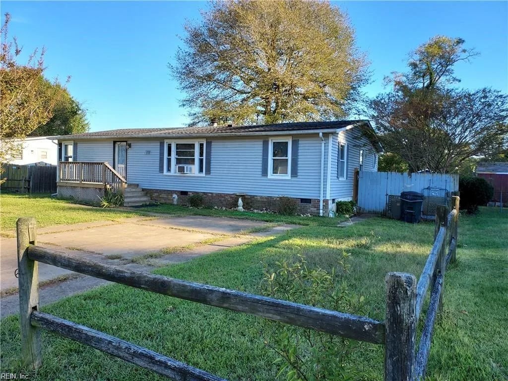 311 Cattail LN, YORKTOWN VA 23693
