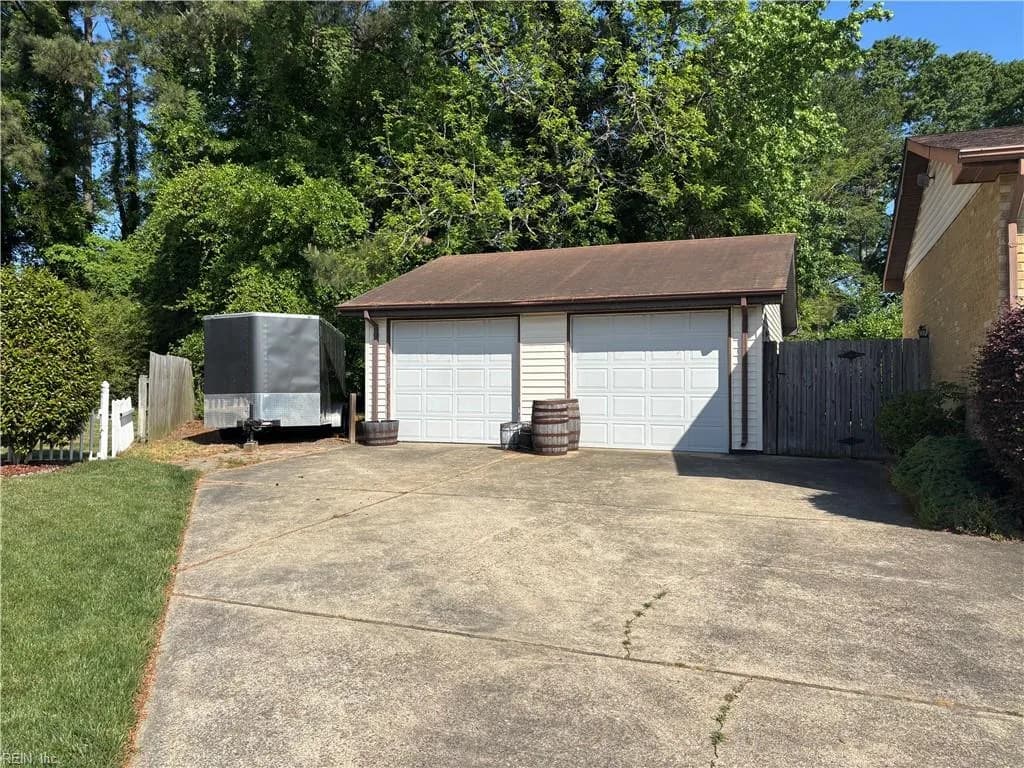 904 Lela LN, CHESAPEAKE VA 23322 - Photo 3