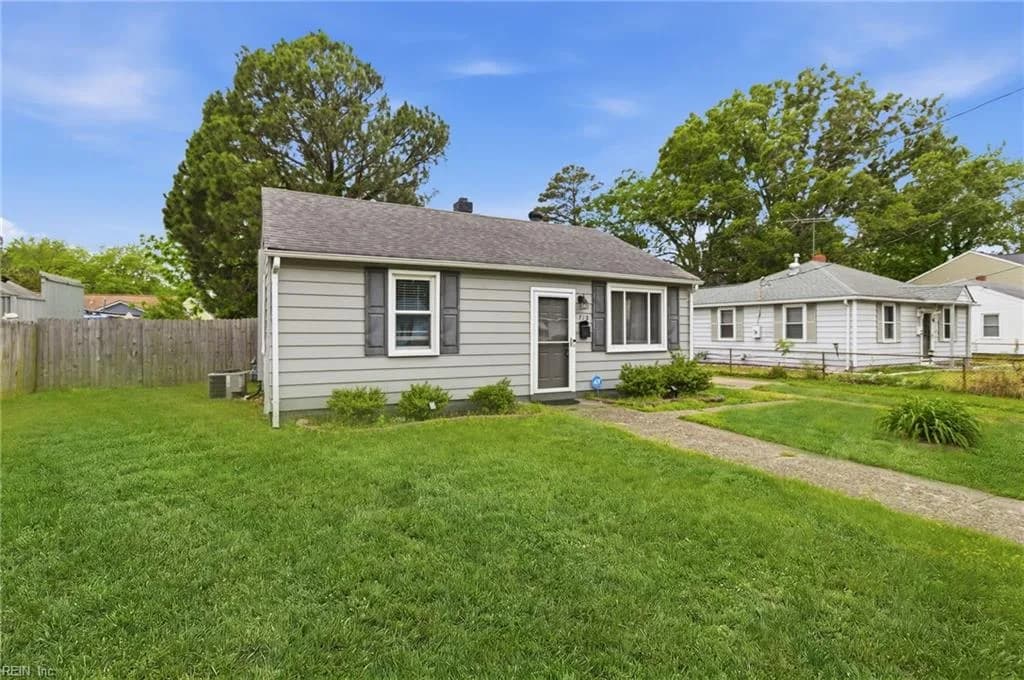 712 Norwood CIR, HAMPTON VA 23661 - Photo 4
