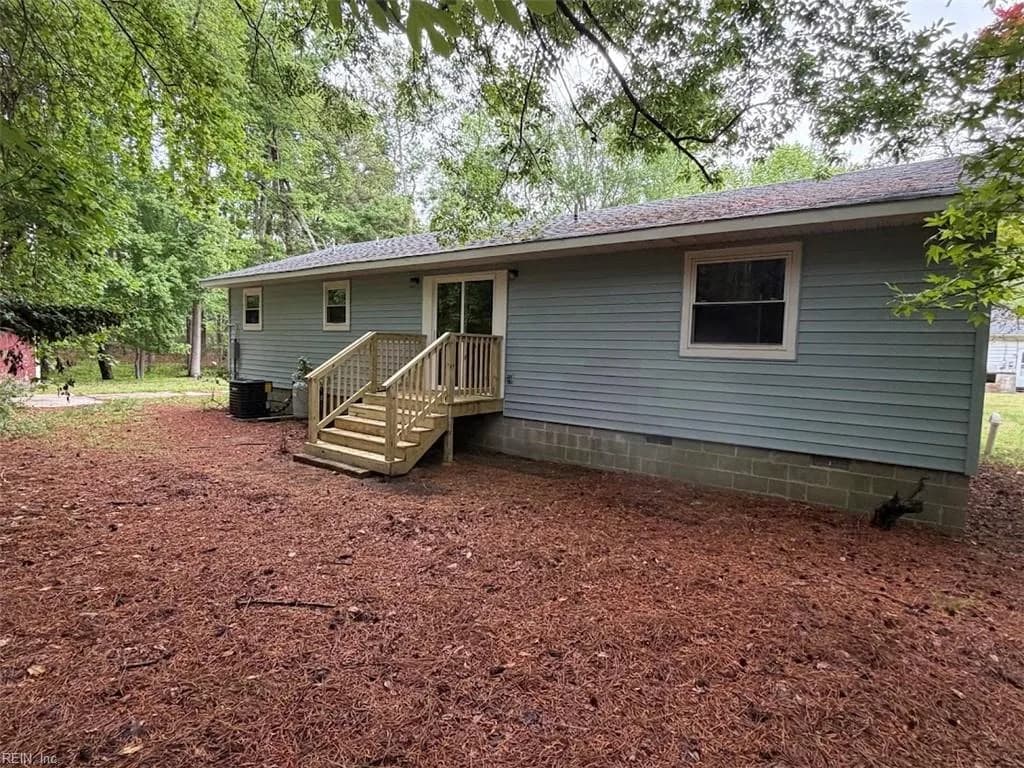 115 Clark LN, SEAFORD VA 23696 - Photo 4