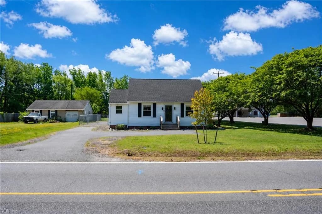 8798 Guinea RD, HAYES VA 23072 - Photo 4
