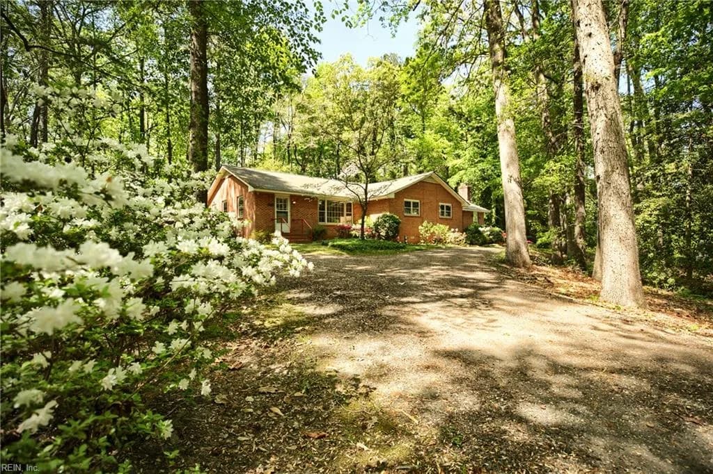 7466 Corr ST, GLOUCESTER VA 23061 - Photo 2
