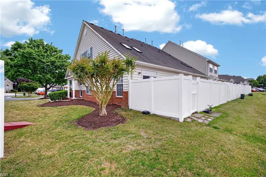 947 Hunley DR, VIRGINIABEACH VA 23462 - Photo 4