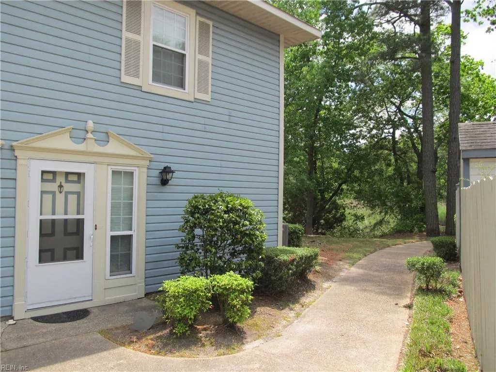 4650 Genoa CIR, VIRGINIABEACH VA 23462 - Photo 2