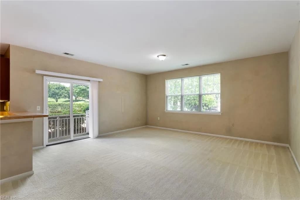 5329 Warminster DR #101, VIRGINIABEACH VA 23455 - Photo 4