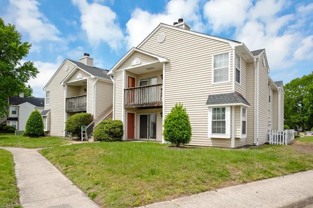 1718 Rock Bridge MEWS #B, CHESAPEAKE VA 23320 - Photo 2