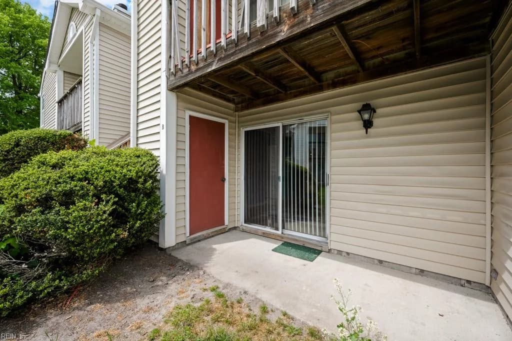 1718 Rock Bridge MEWS #B, CHESAPEAKE VA 23320 - Photo 3