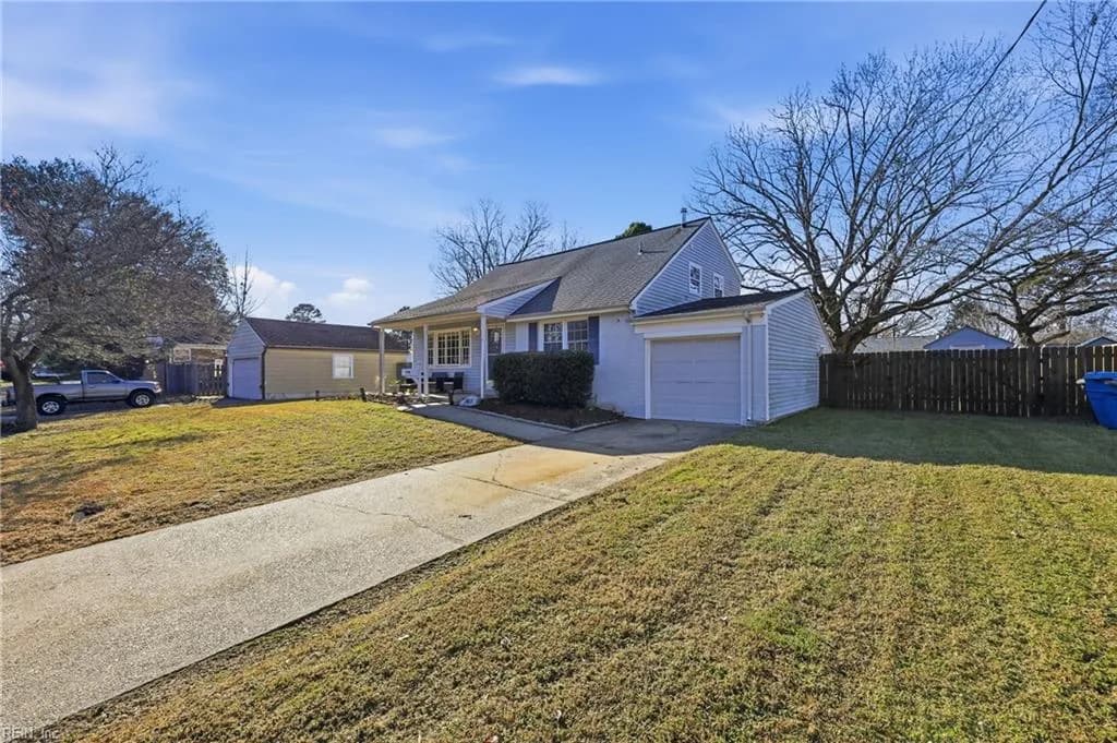 945 Redwood CIR, VIRGINIABEACH VA 23464 - Photo 2