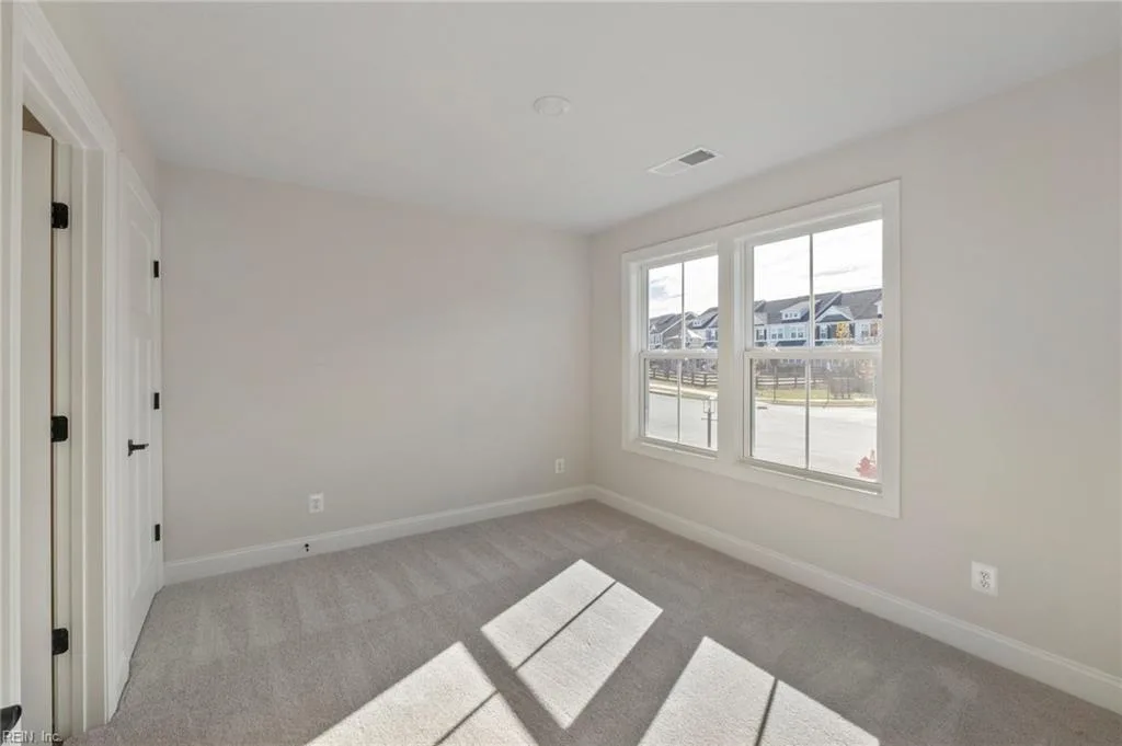 5 Bracewell LN, YORKTOWN VA 23692 - Photo 4