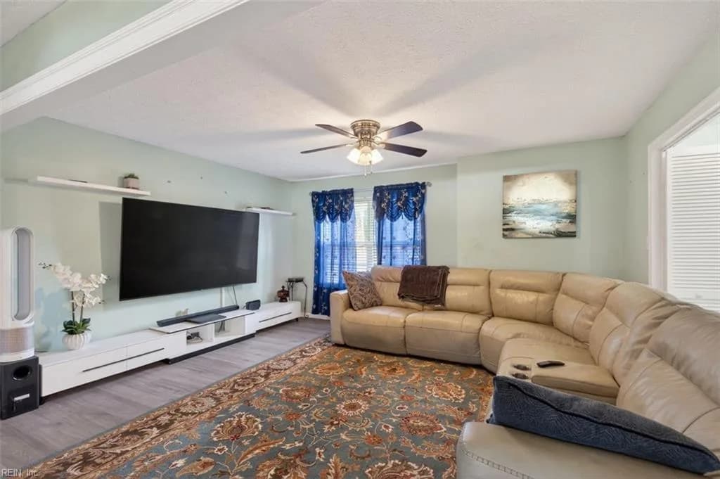 2 Kaitlyn CIR, HAMPTON VA 23666 - Photo 4