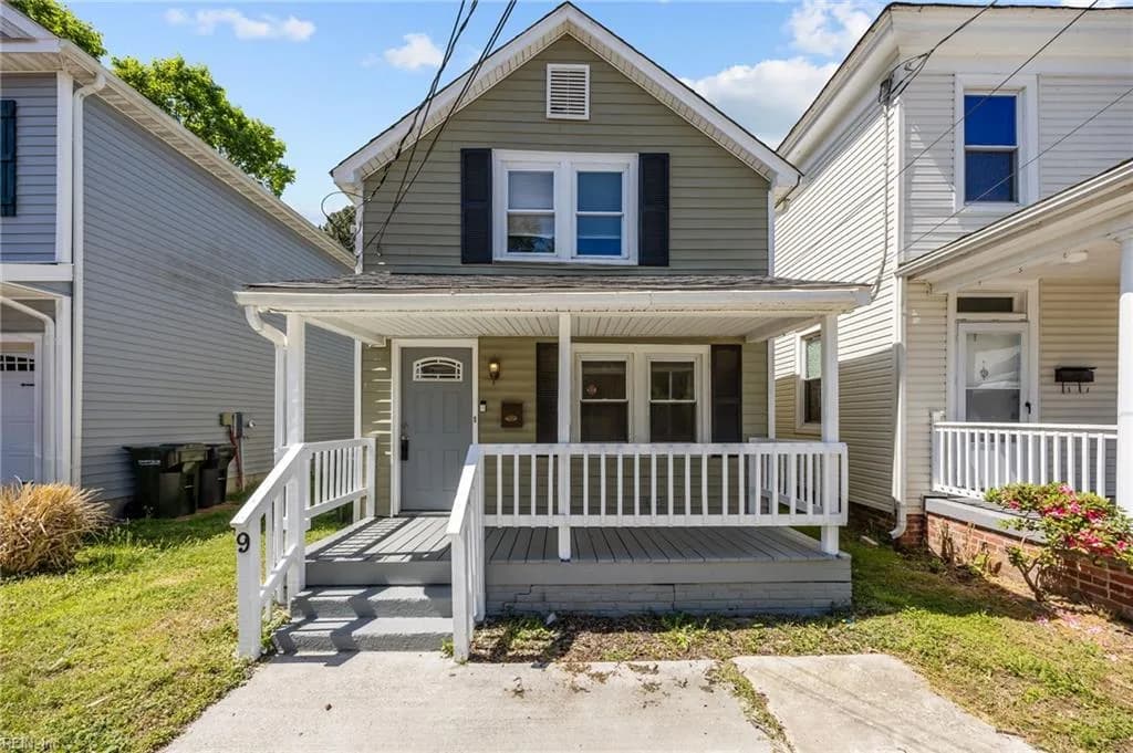 9 Chamberlin AVE W, HAMPTON VA 23666 - Photo 2