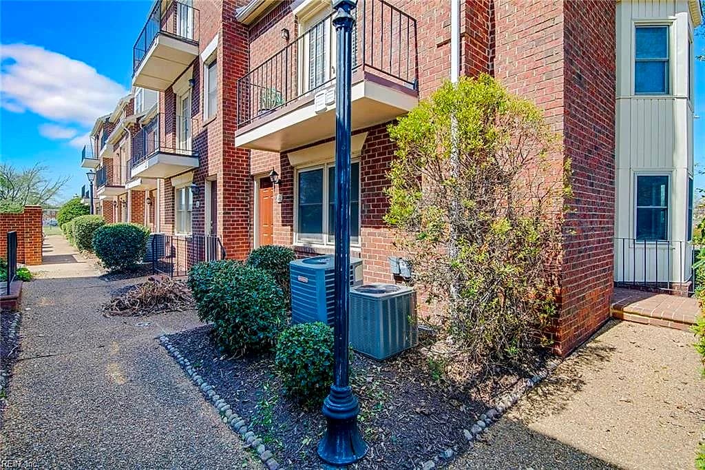 16 ACADEMY LN, HAMPTON VA 23669 - Main photo