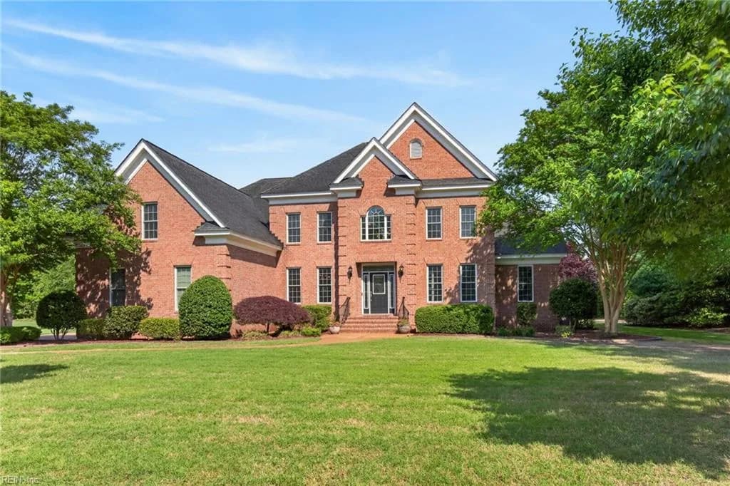 102 Taylor Farm LN, YORKTOWN VA 23693 - Photo 2