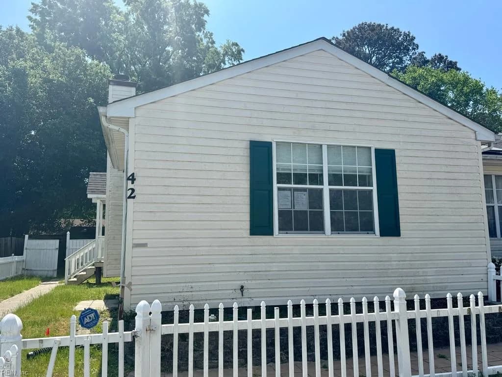 42 Cooper DR, PORTSMOUTH VA 23702 - Photo 2