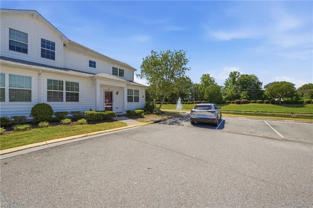 661 Lacy Oak DR, CHESAPEAKE VA 23320 - Photo 3