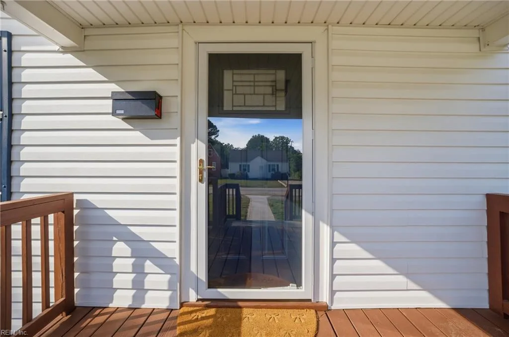 44 Henry ST, HAMPTON VA 23669 - Photo 5