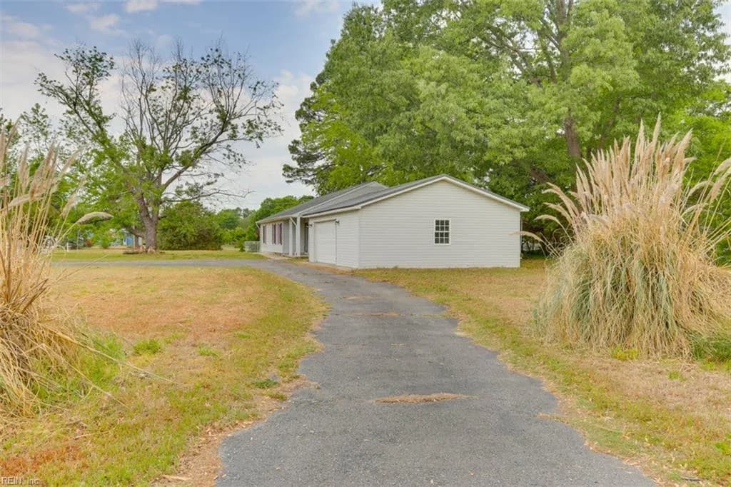 6881 Michael LN, HAYES VA 23072 - Photo 3