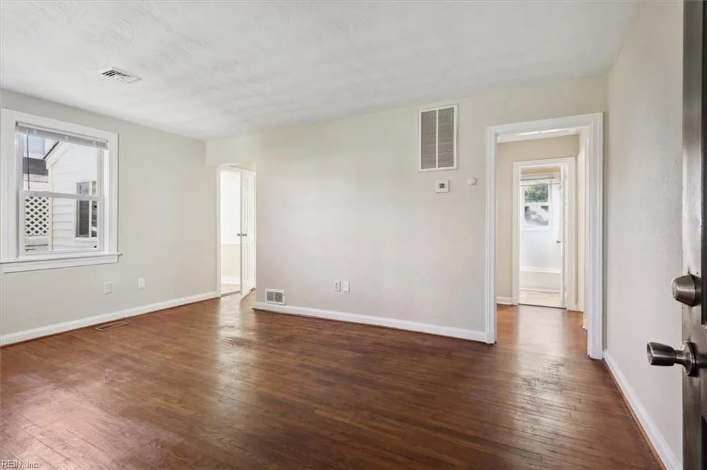 932 16th ST, NEWPORTNEWS VA 23607 - Photo 4