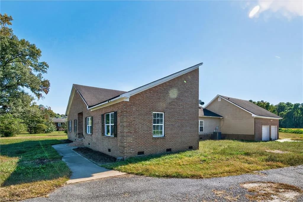 4820 Old Stage HWY, SMITHFIELD VA 23430 - Photo 3