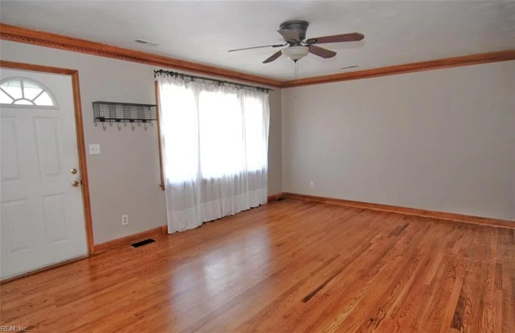 1751 Fontainebleau CRES, NORFOLK VA 23509 - Photo 3