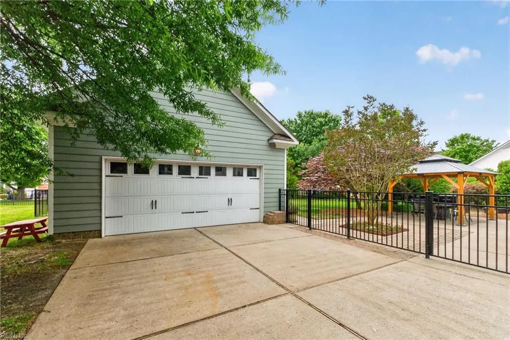 2106 Governors Pointe DR, SUFFOLK VA 23436 - Photo 3