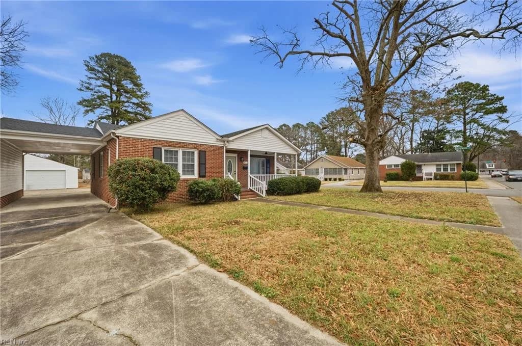411 S College DR, FRANKLIN VA 23851 - Photo 3
