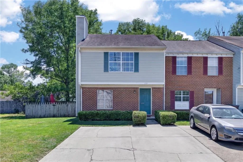 755 Huntly DR, Chesapeake — 3 bed Residential, 1,300 sqft