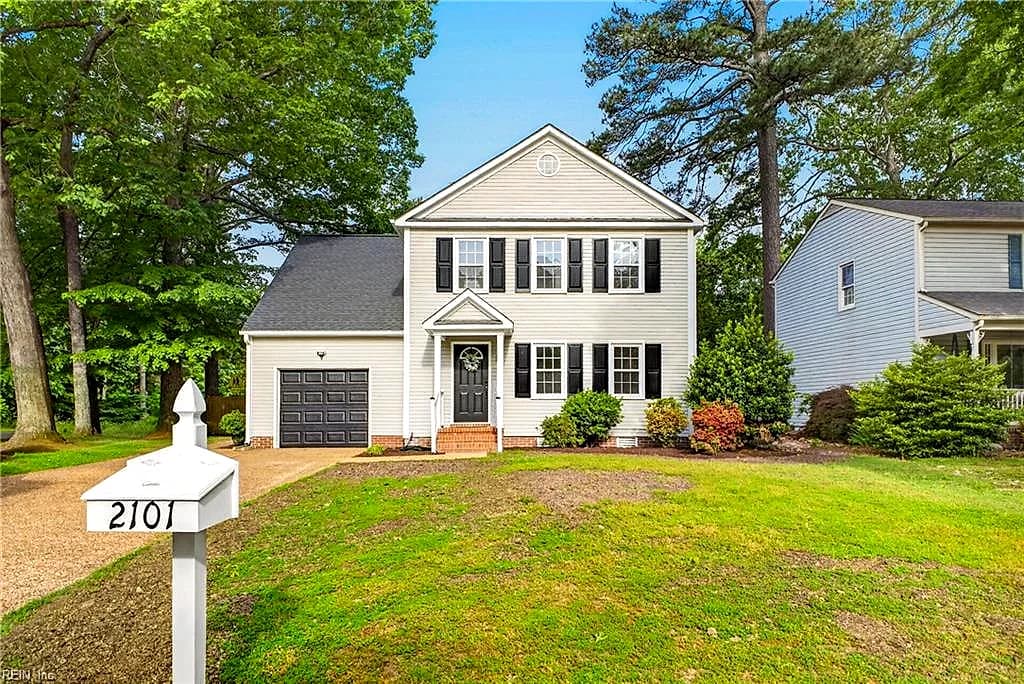 2101 Village Green PW, NEWPORT NEWS VA 23602 - Main photo