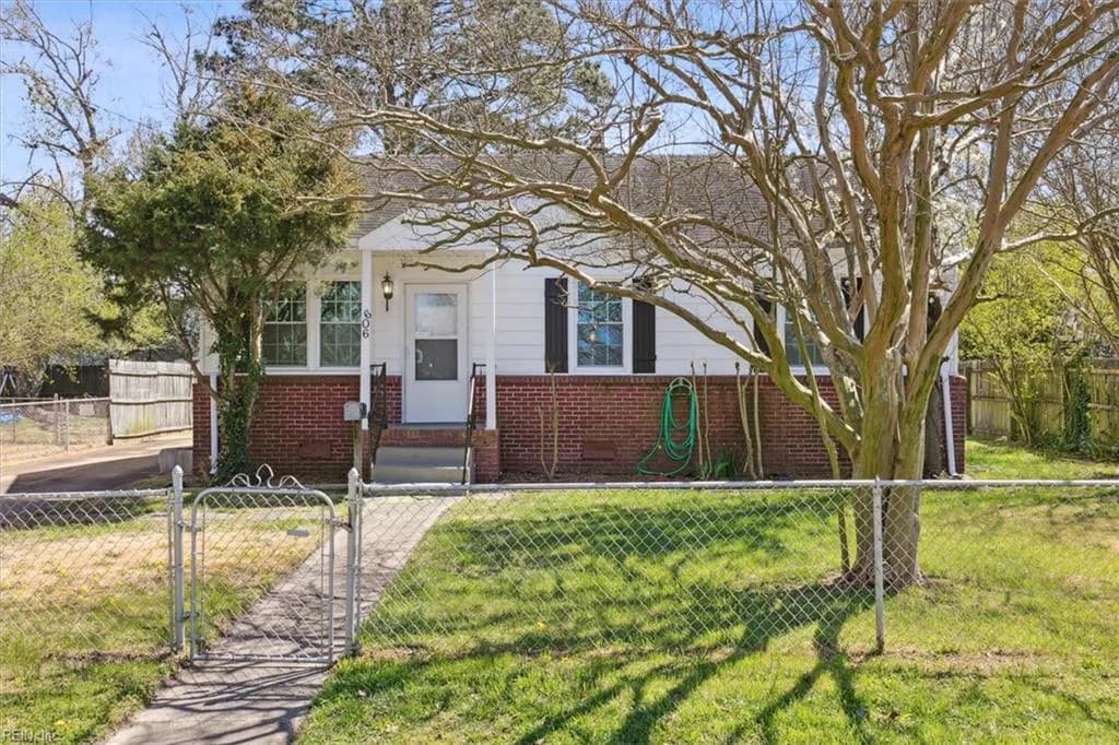 606 Randolph RD, NEWPORTNEWS VA 23605 - Photo 2