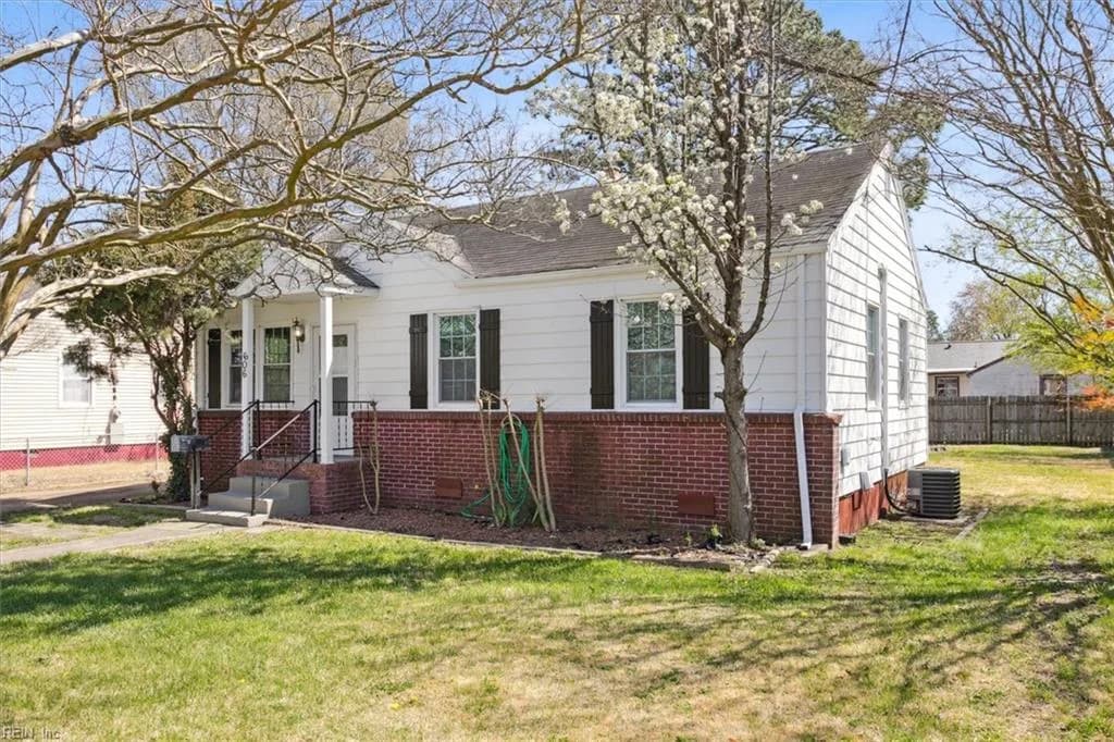 606 Randolph RD, NEWPORTNEWS VA 23605 - Photo 4
