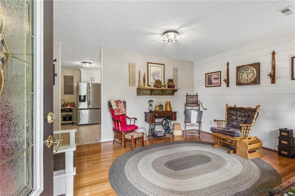 4177 Providence RD, HAYES VA 23072 - Photo 5