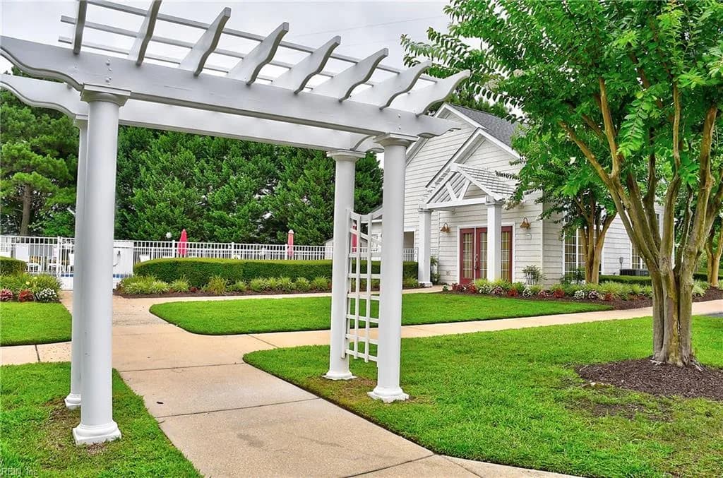 1503 Penton MEWS, CHESAPEAKE VA 23320 - Photo 4