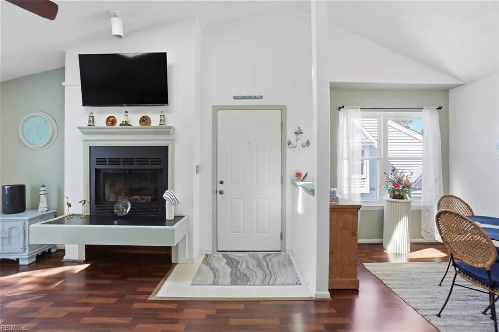 2410 Loran CT, VIRGINIABEACH VA 23451 - Photo 4