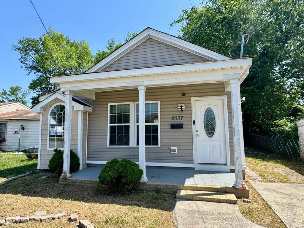 2537 Staunton AVE, PORTSMOUTH VA 23704