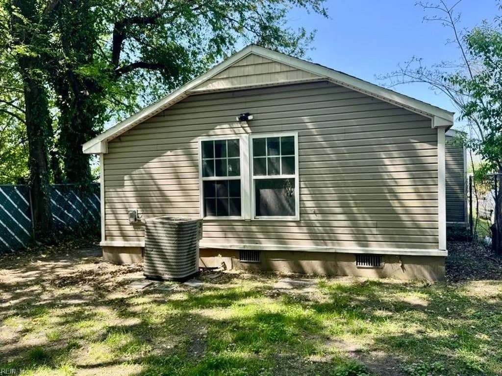 2537 Staunton AVE, PORTSMOUTH VA 23704 - Photo 3