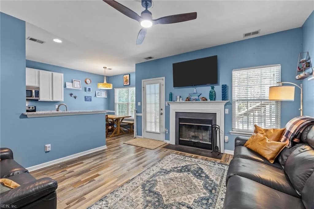 6823 Watch Harbour CIR, HAYES VA 23072 - Photo 4