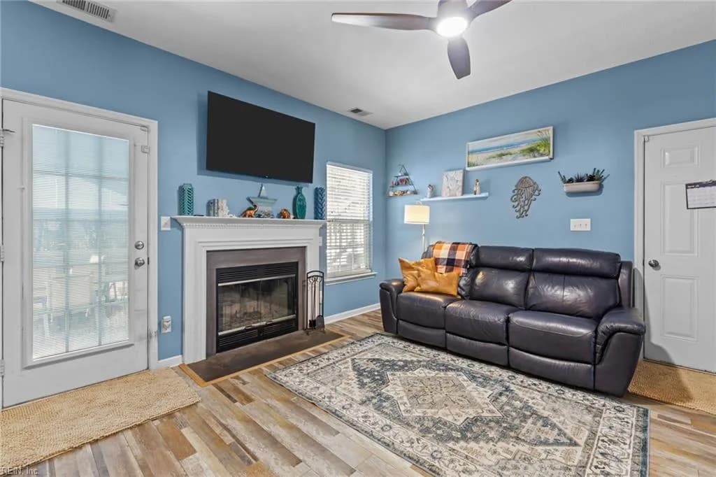6823 Watch Harbour CIR, HAYES VA 23072 - Photo 5