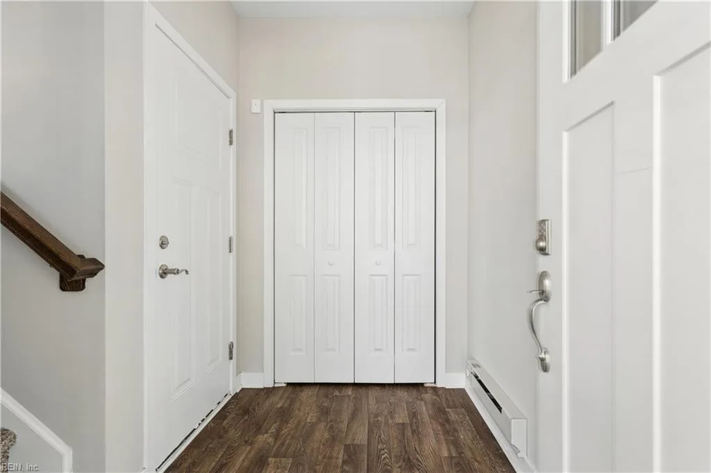 1102 Celia CT, HAMPTON VA 23666 - Photo 4