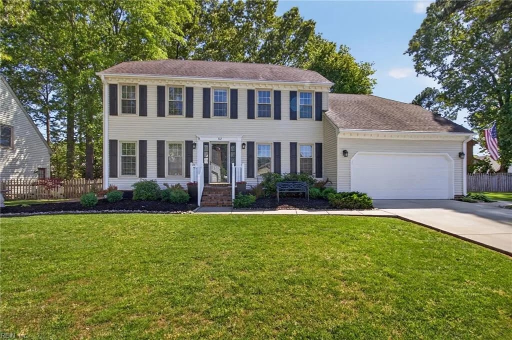 312 Barcelona DR, Chesapeake — 4 bed Residential, 2,323 sqft