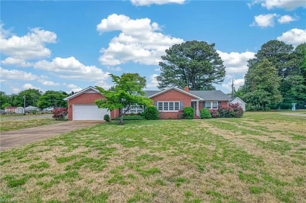 6743 Williams Landing RD, HAYES VA 23072