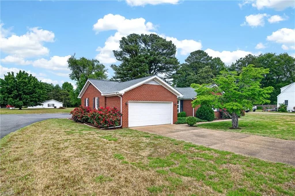 6743 Williams Landing RD, HAYES VA 23072 - Photo 4
